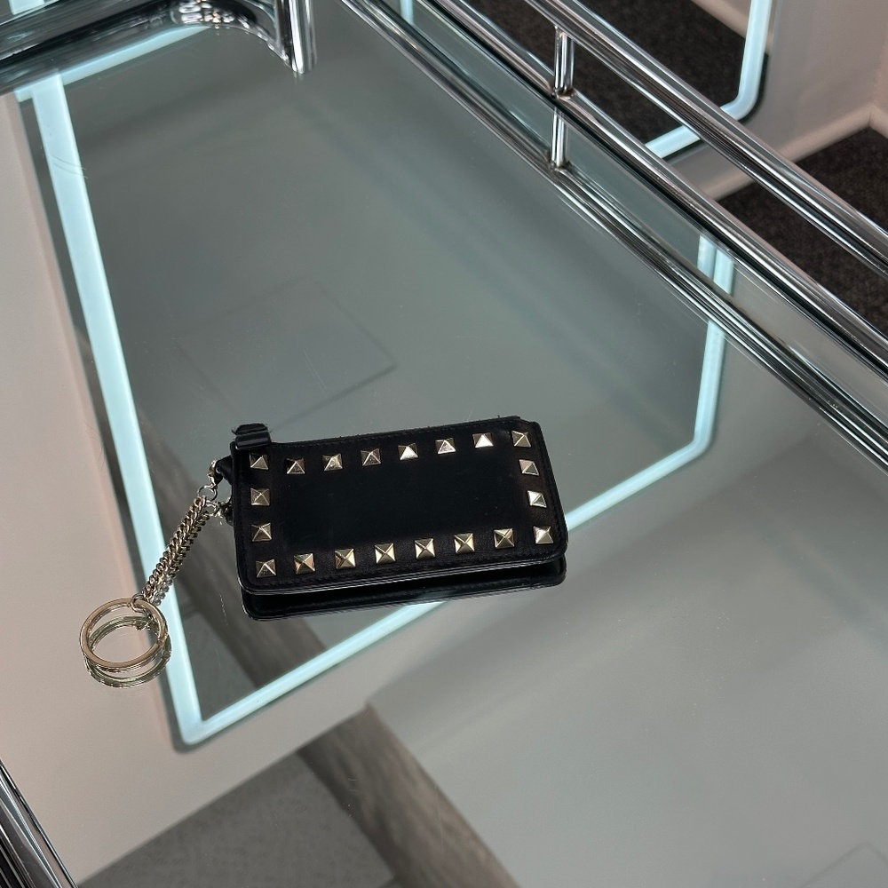 Valentino Pouch